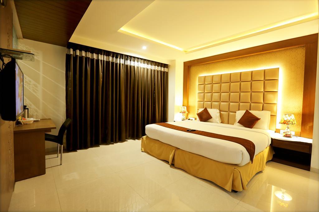 Hotel Sitara Grand Miyapur Hyderabad Habitación foto
